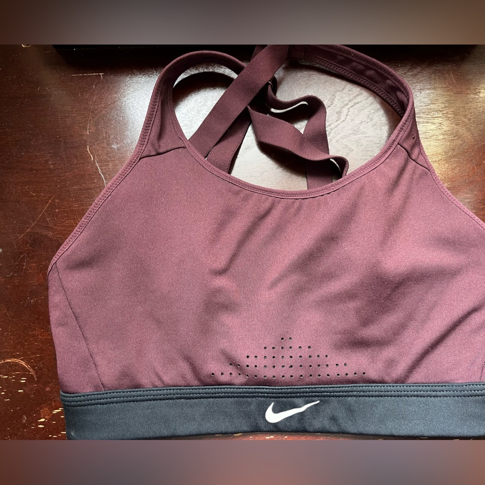 Nike Red and Black Sports Bra Seamless Design
